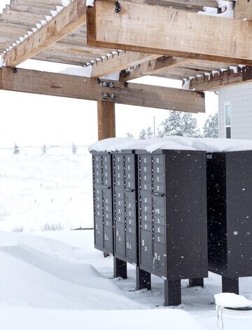 snowbreak locate uninterruptible power supply